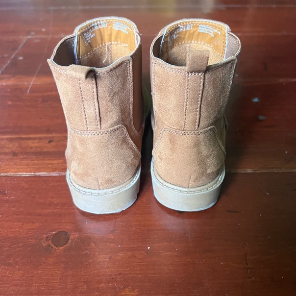 Gap tan Chelsea boots size 13 - Picture 2 of 5